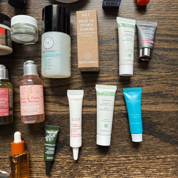 Giant Beauty Travel Size Bundle with Cosmetic Bag | NWT - Picture 5 of 6